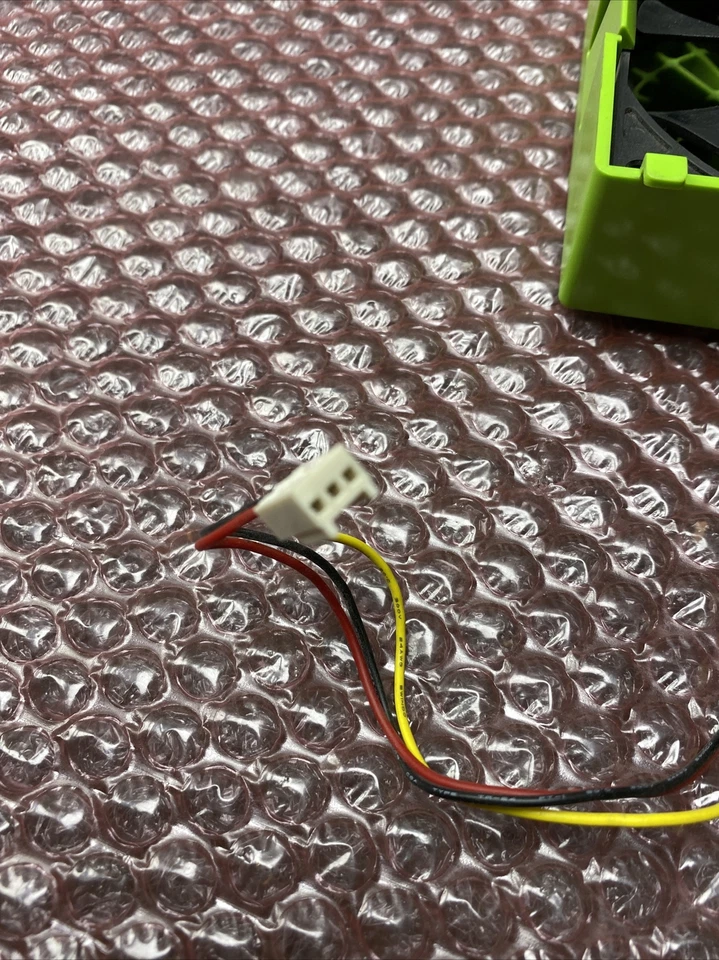 Used Sun SunBlade 1500 Front Fan Assembly 370-5679 02 - Image 3 of 4