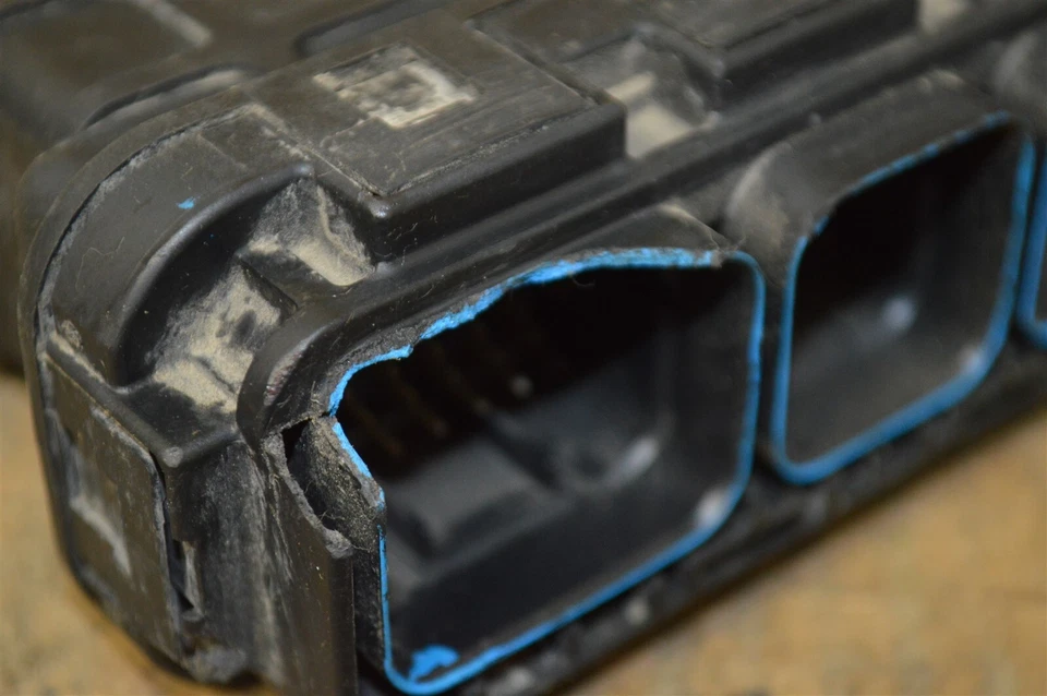 Unidad de control del motor Mitsubishi Eclipse 2006 2,4 AT ECU 1860A218 módulo 953-1J1 Foto 3 de 4