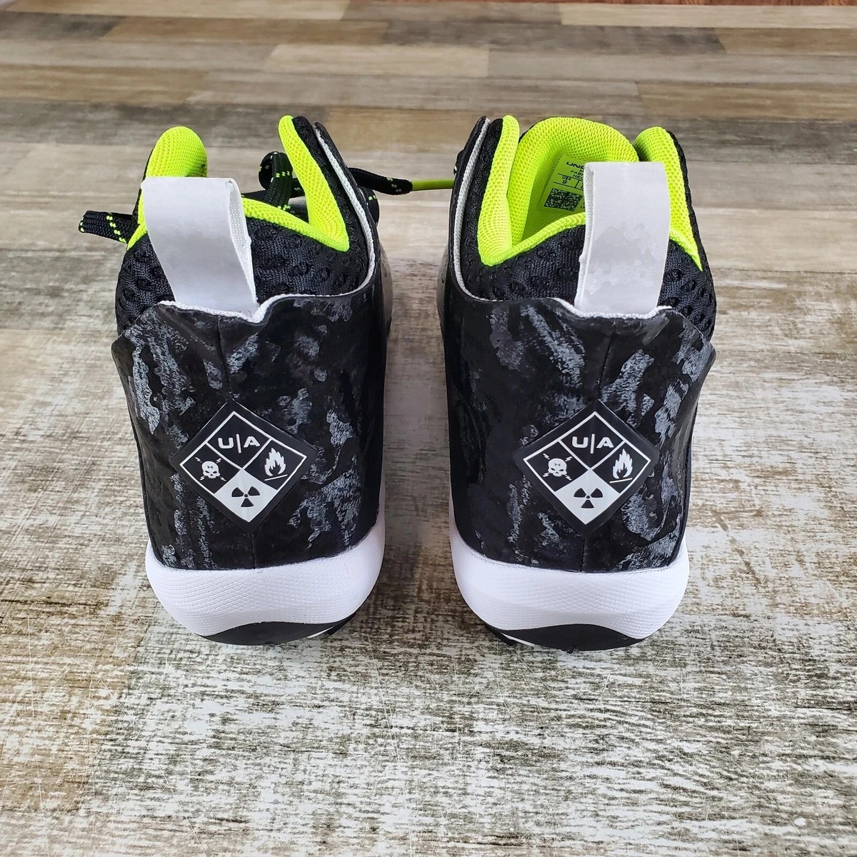 Under Armour Hammer MC 2.0 Football Cleat Black White Lace 