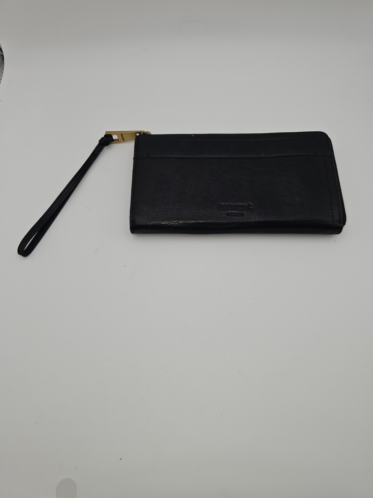 Margot New York Gabby Single Zip Around Leather Wallet Wristlet Black