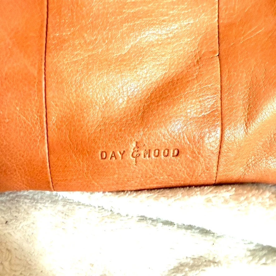 Day & Mood女式Hazel双Guesst XB仿旧三文鱼皮革斜挎包 — 第 3/4 张图片