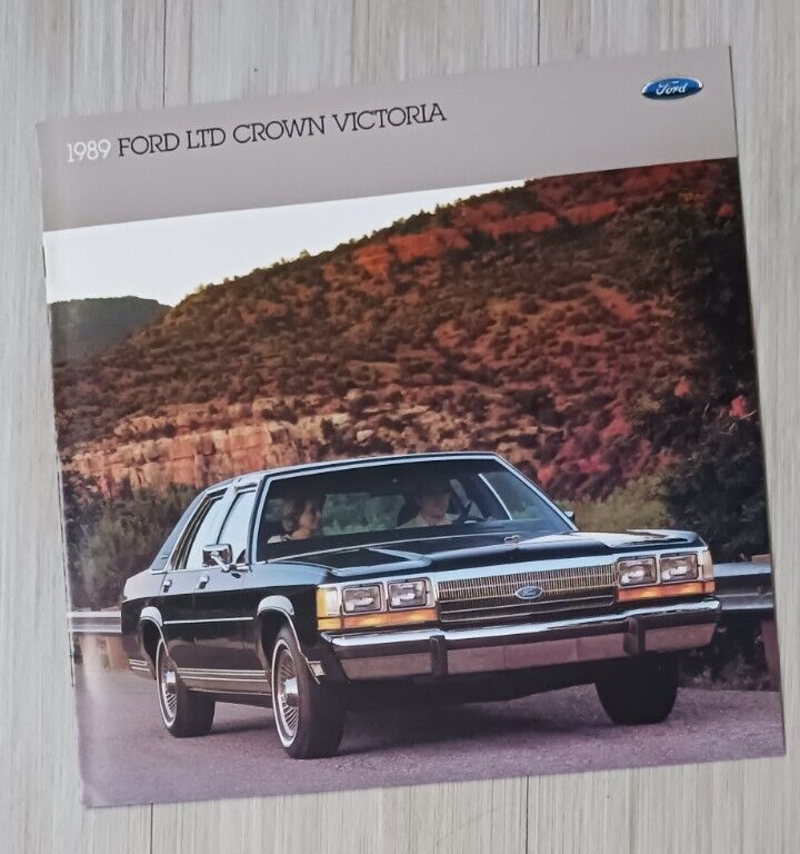 1989 Ford LTD CROWN VICTORIA Brochure / Catalog: LX,COUNTRY SQUIRE