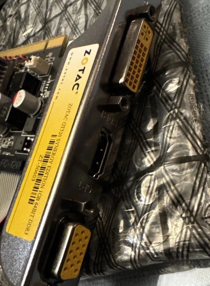 Zotac Nvidia GeForceGT 520 1GB DDR3 PCI-E Video Graphics Card ZT-50603 - Image 3 of 4