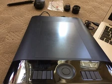 Wacom Wireless Intuos4 Medium Wireless TABLET PTK-540 Grip Pen USB cable stand