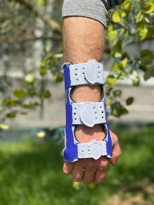 Bauerfeind Manuloc Wrist Stabilizing Support Size 2  Right Or Left Carpus Joint