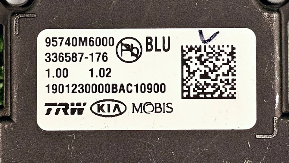 95740-M6000 KIA Forte 2019-2021 Front Windshield Lane Assist Camera OEM Used - Image 2 of 4