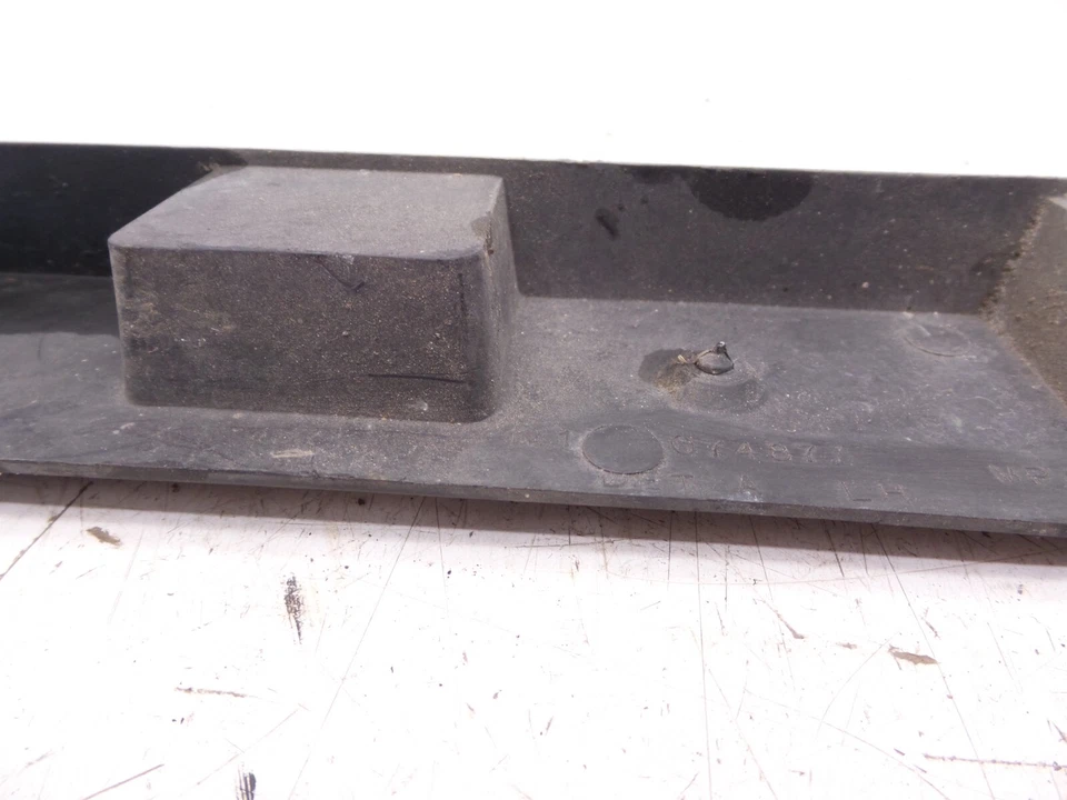 87-90 Firebird Trans Am Deflector de Aire Radiador Soporte Cubierta Panel Izquierdo GM 14107487 Foto 4 de 4