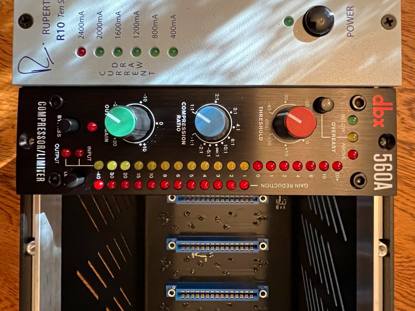 dbx 560A Compressor/Limiter VCA- Based Compression in 500 Series Format