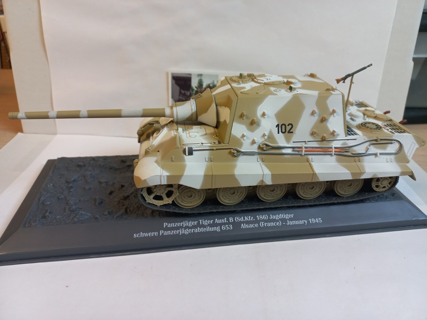 Char Jagdtiger Ausf.B 1/43 Sd.Kfz 186 le cadeau idéal pour amateur d'histoire militaire 1945