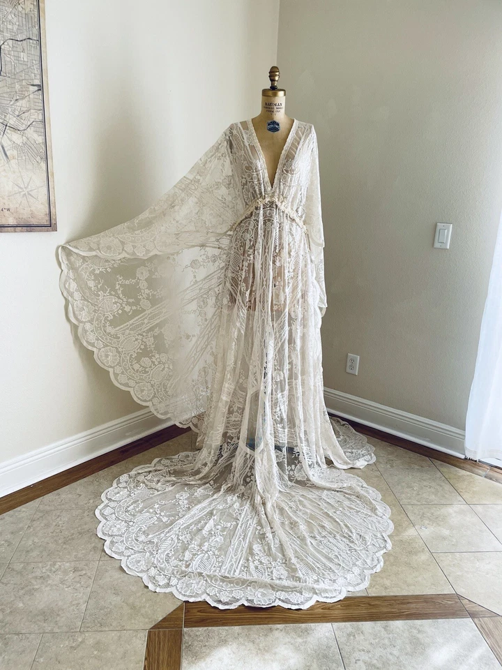 Boho Cream Vintage Lace Bell Sleeve Wedding Dress Maternity Photoshoot Gown - Image 4 of 4