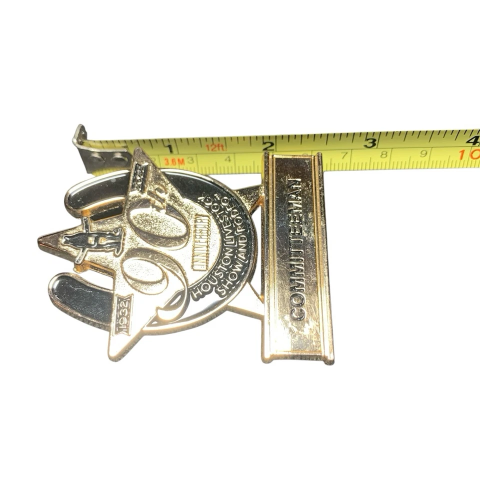 Prendedor insignia de metal 2022 y 2023 Houston Tx Livestock Show & Rodeo COMMITTEEMAN Foto 4 de 4