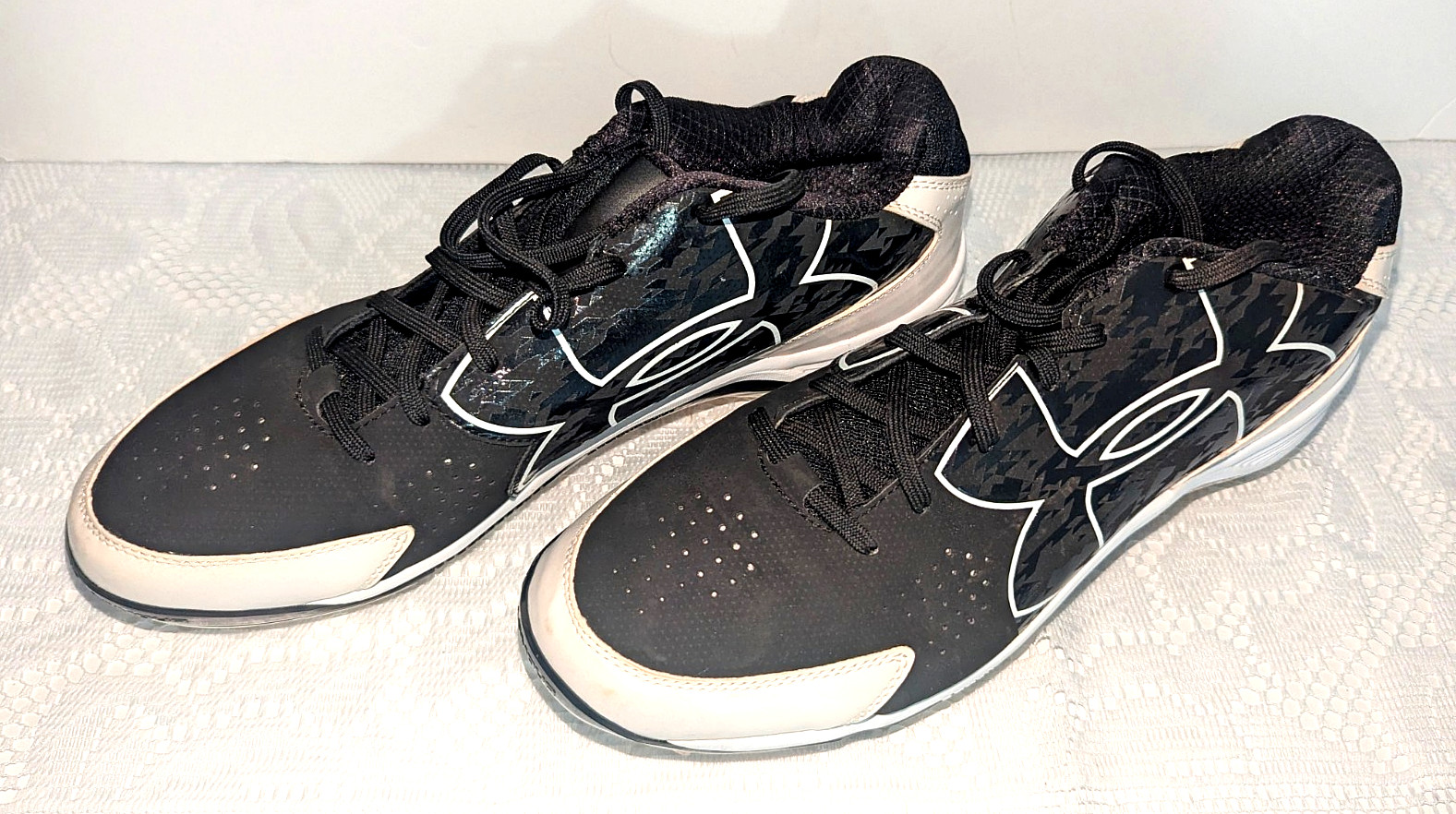 Under Armour Mens Baseball Metal Cleats MLB Authentic Collection Black White 13 thumbnail 8