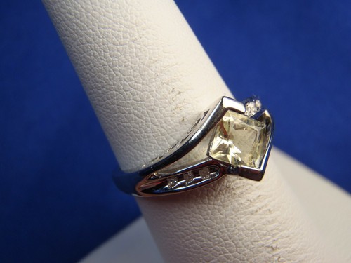 10K SOLID GOLD Awesome Yellow Gemstone & Diamond Accent Ring Size 7 - Picture 11 of 12