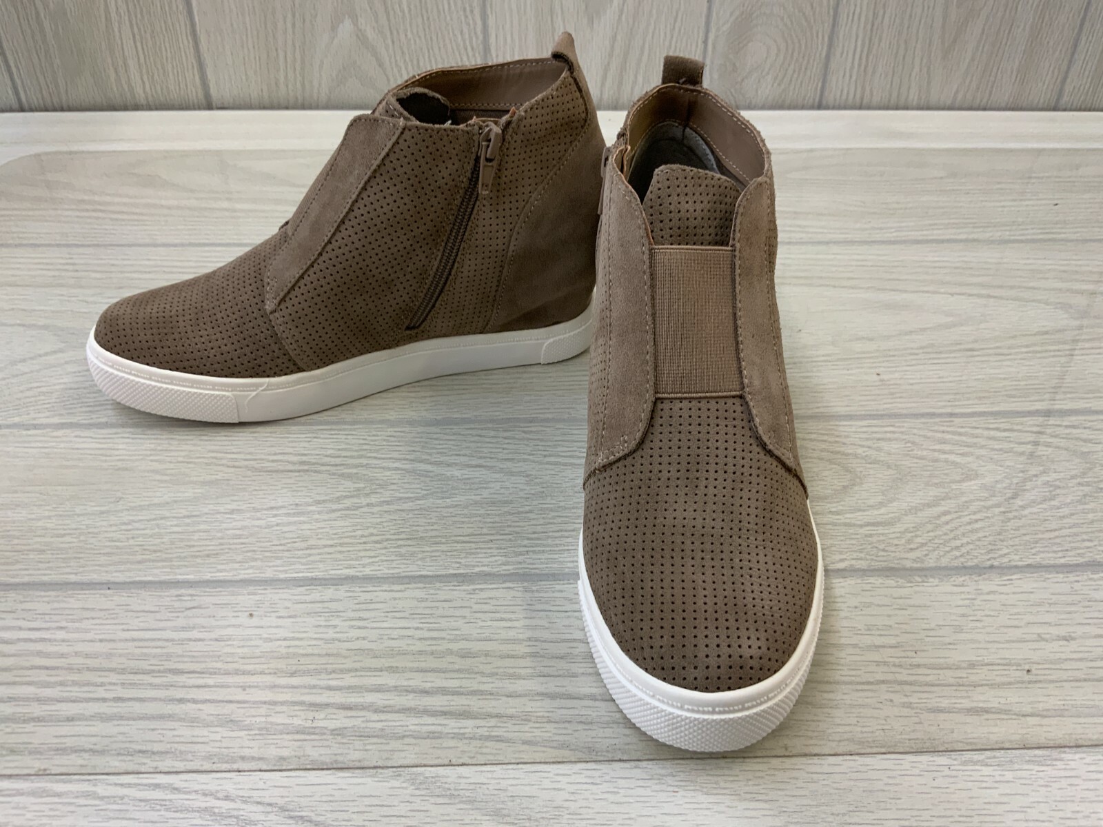 Steve Madden Wavery Wedge Comfort 