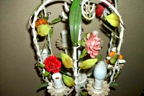 Araña Hollywood Regency italiana Tole Roses borla pequeña jaula para pájaros MCM temprana Foto 2 de 4