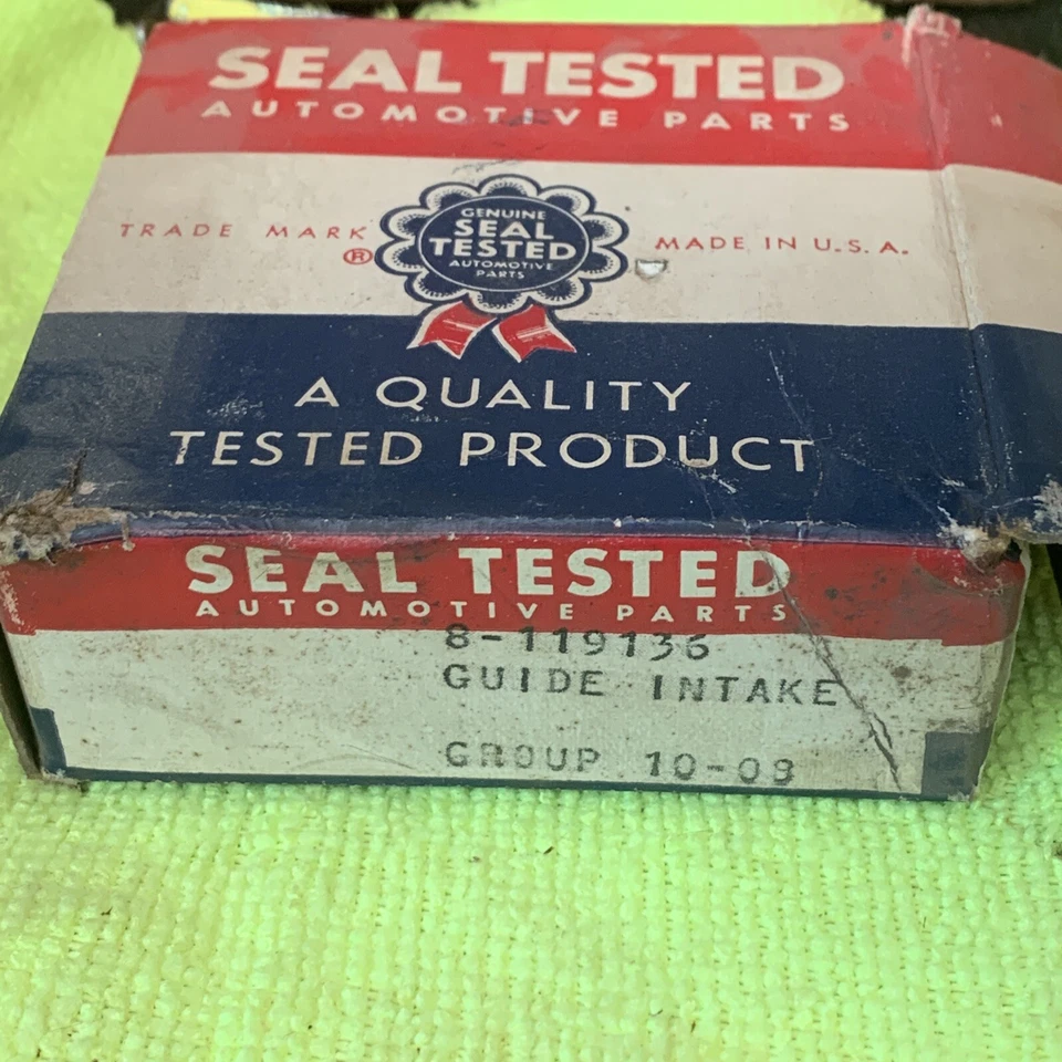 119136 Guía de válvulas nueva para Jeep Willys 1946-1953. Caja de 8 piezas Foto 3 de 3