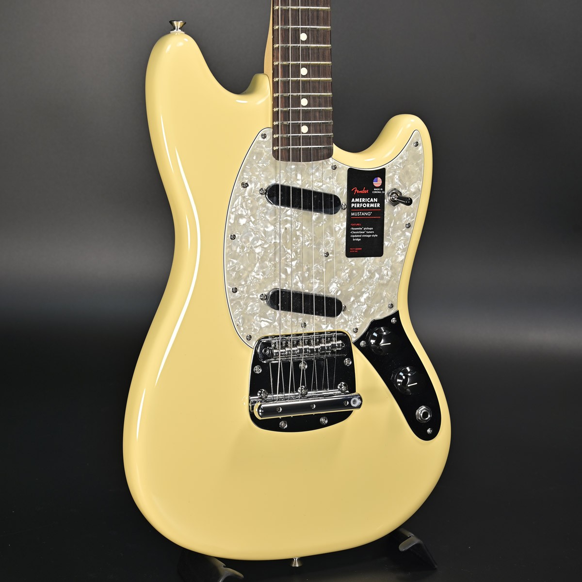 ギター Fender USA American Performer Mustang Fender American Performer Mustang - 3-Tone Sunburst with
