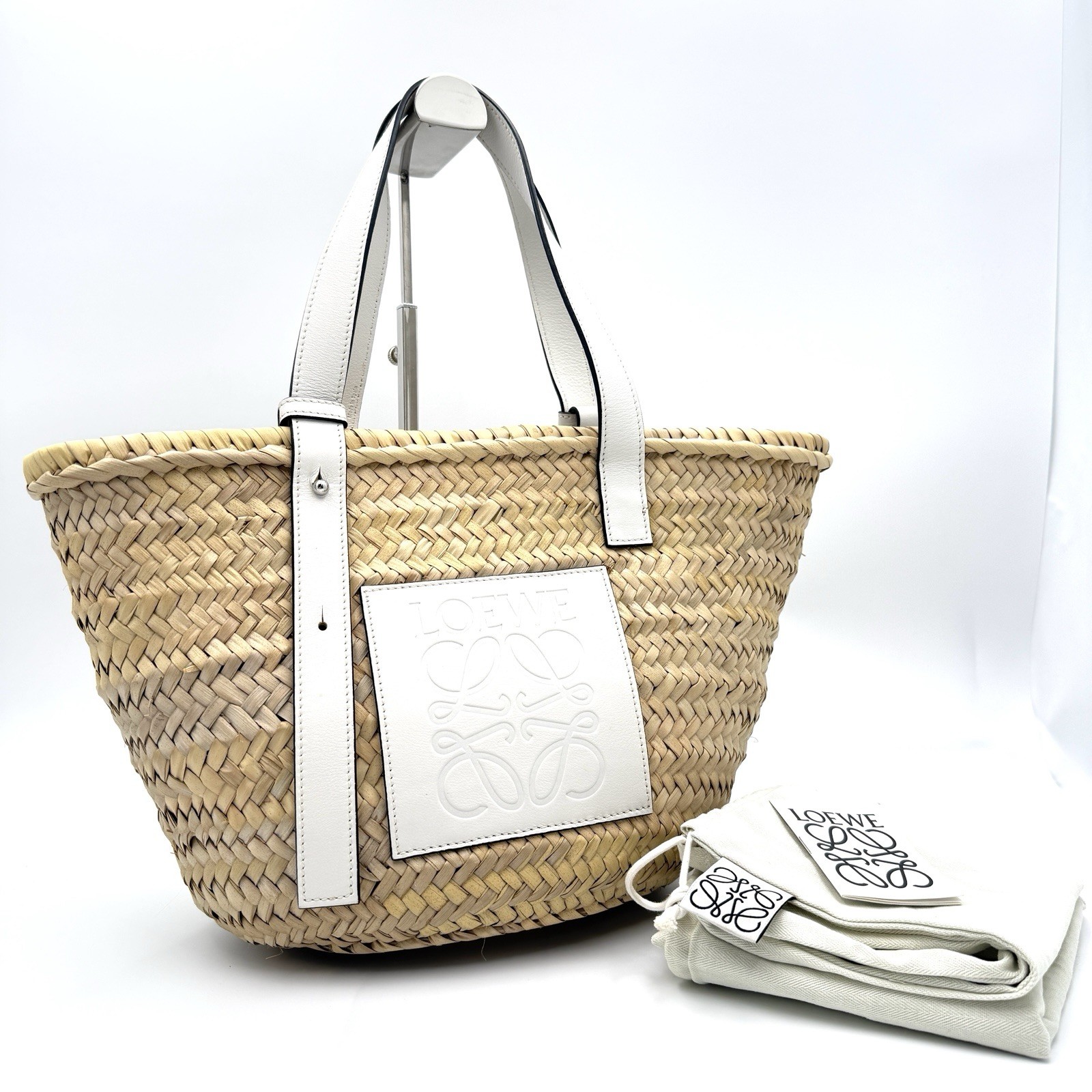 Loewe Basket bag in palm leaf and calfskin Size Medium