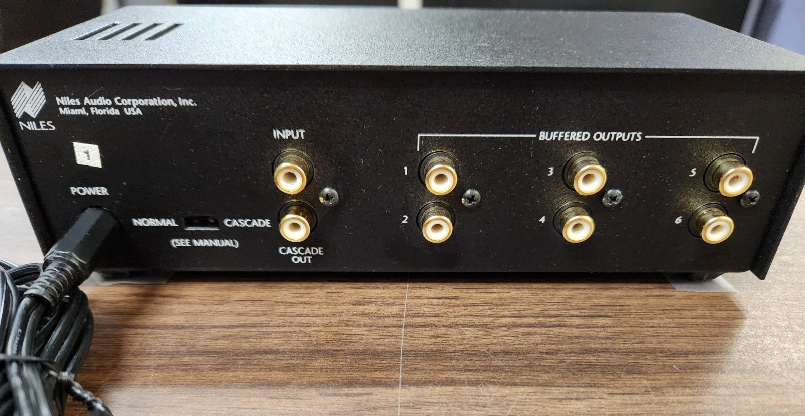 Niles VDA-6 Video Distribution  Amplifier with Power Supply TESTED