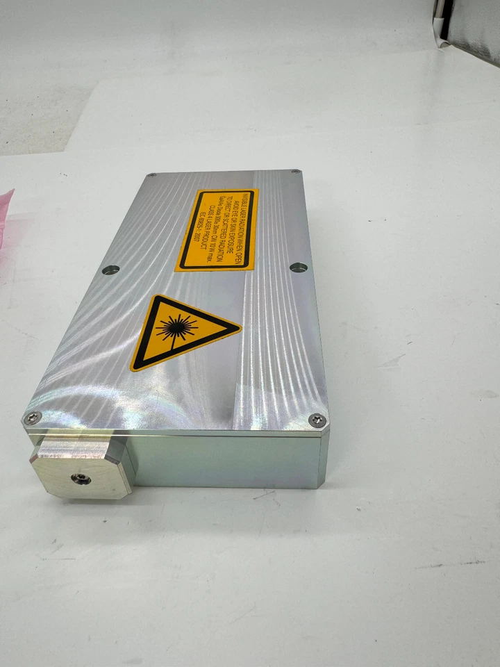 Láser de diodo Bruker GaAlAs 930 +/- 30 nm CW 10W Foto 4 de 4