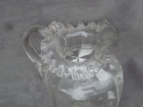 LOVELY ANTIQUE VICTORIAN MARY GREGORY GLASS JUG FRILLY 1880S ORNATE VASE/ BLOWN - Picture 5 of 9