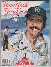 1983 NEW YORK YANKEES OFFICIAL YEARBOOK PULL OUT POSTER & POSTCARDS ATTACHED EX