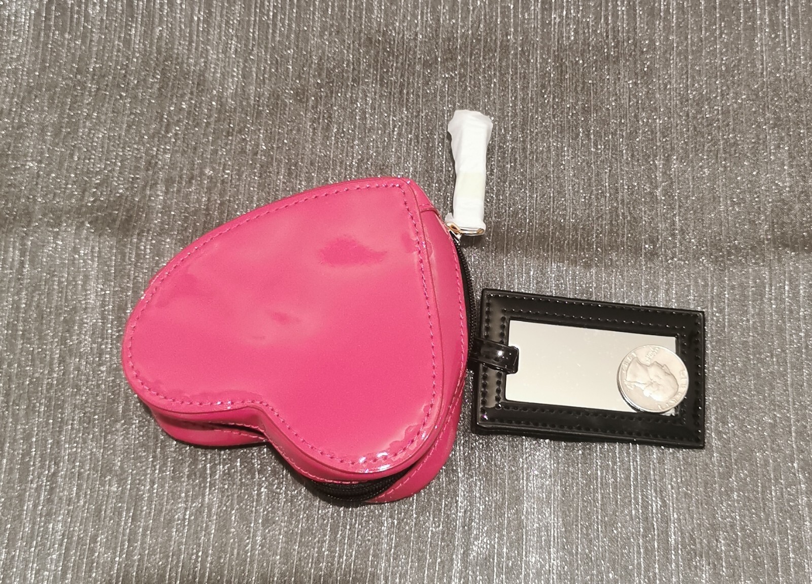 Yves Saint Laurent YSL Beauty borsa trucco a forma di cuore astuccio portamonete novità