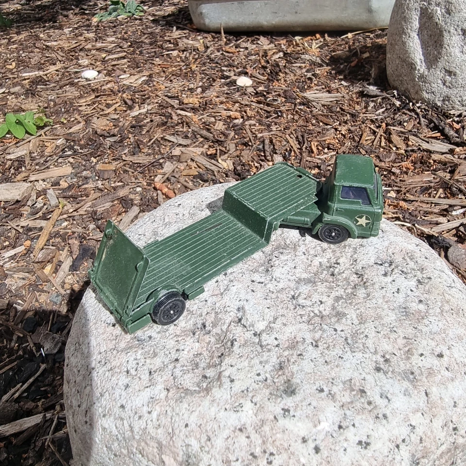 Vintage Corgi Juniors Whizzwheels Ford D Series Military Transporter Diecast — 第 2/4 张图片