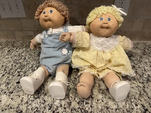 Cabbage patch baby Dolls  Girl & Boy Blonde Brown Curly Hair Outfits Shoes 1985