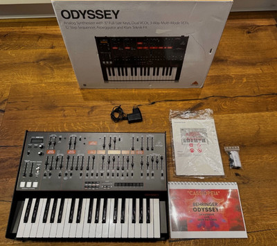 Behringer Odyssey - 37 Key Synthesizer inkl. Originalverpackung + Patch book