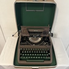 Royal Quiet DeLuxe and Original Case thumbnail