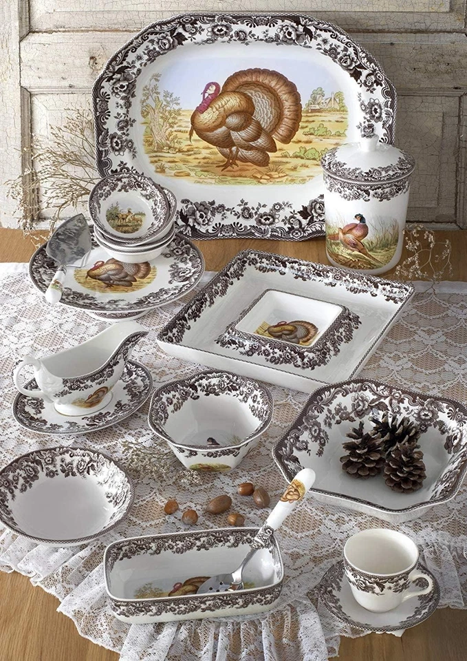 Plato de pastel con patas Spode Woodland Foto 3 de 4