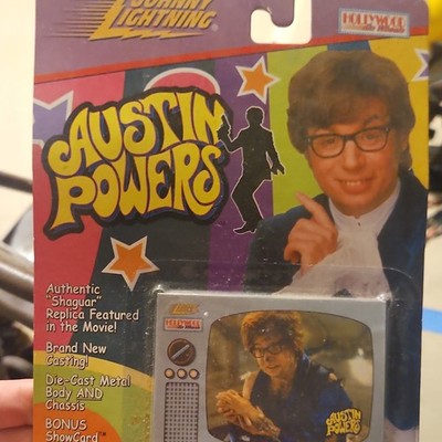 1999 Johnny Lightning Austin Powers Shaguar