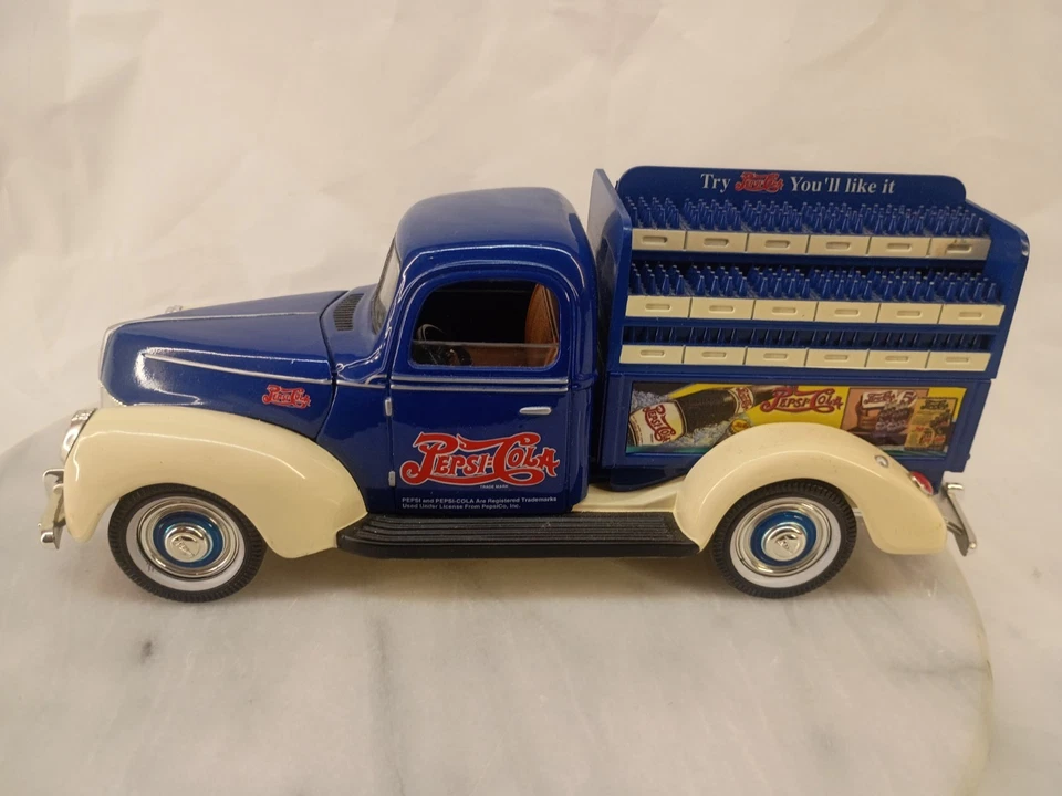 Banco de monedas camión de reparto Ford Pepsi Cola 1940 diecast rueda dorada vintage 1:32 Foto 2 de 4