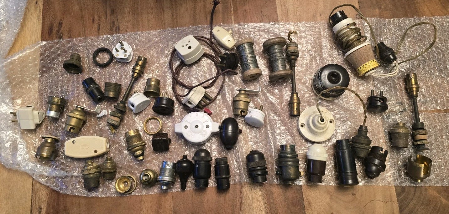 vintage joblot light switches including bakerlite, Copper And More