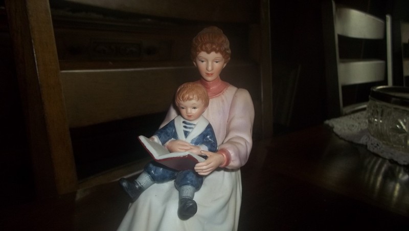 Home Interior porcelain figurine Story Time