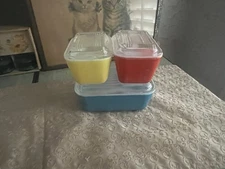 Vintage PYREX PRIMARY COLORS Lot Of 3 REFRIGERATOR DISHES WITH GLASS LIDS