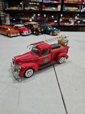 Golden Wheel Premier Edition 1940 Ford Replica die-cast fire