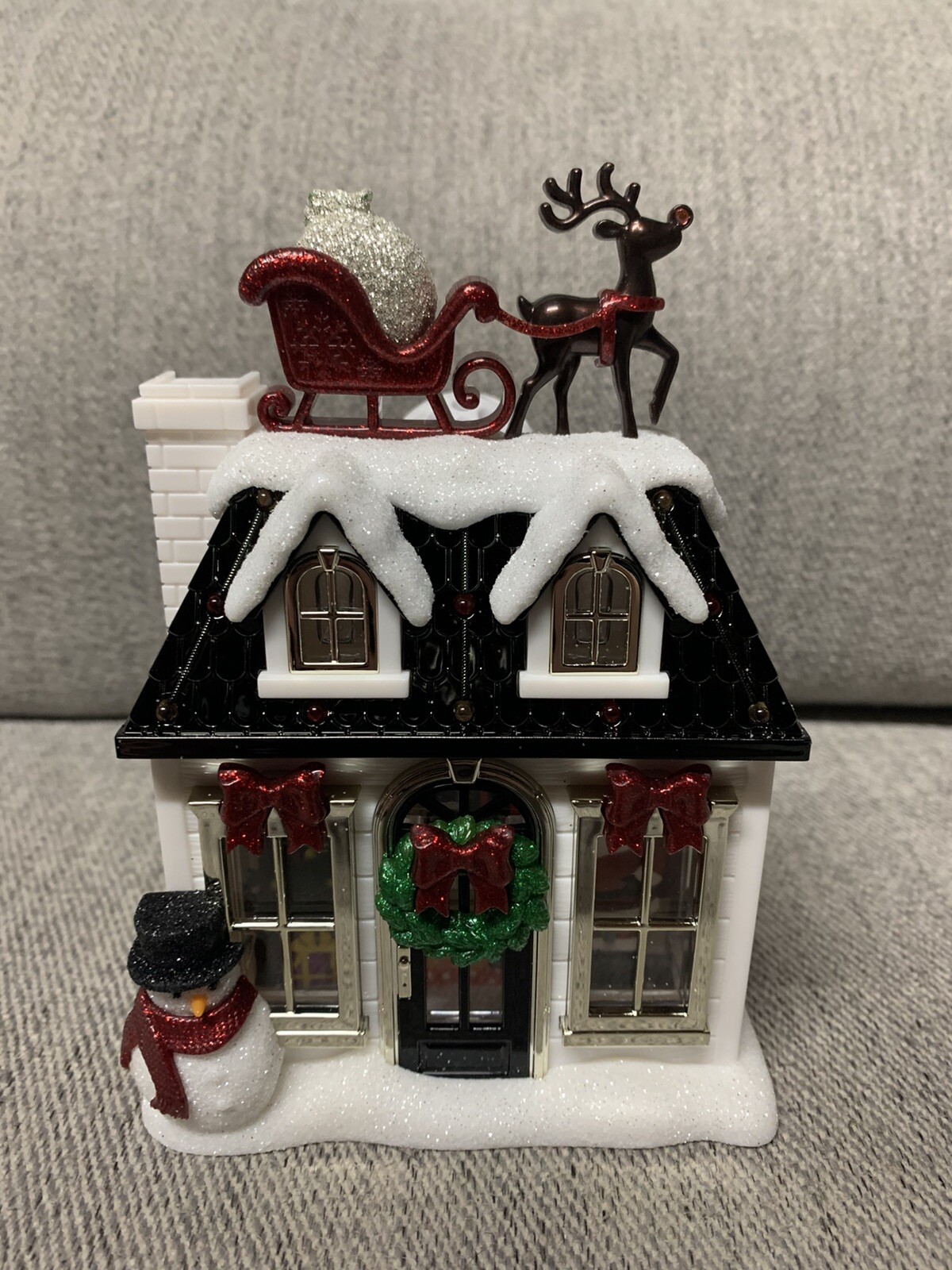 Bath & Body Works 2022 Christmas Santa House Projector Wallflower Plug-image