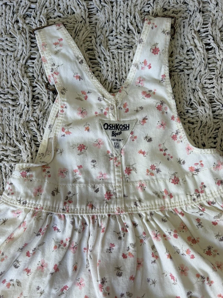 Falda con correas ajustables Oshkosh para bebés niñas Foto 4 de 4