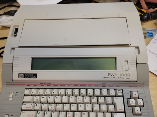 Smith Corona Word Processor PWP1000 -- SPARES OR REPAIR ONLY. - Picture 2 of 12