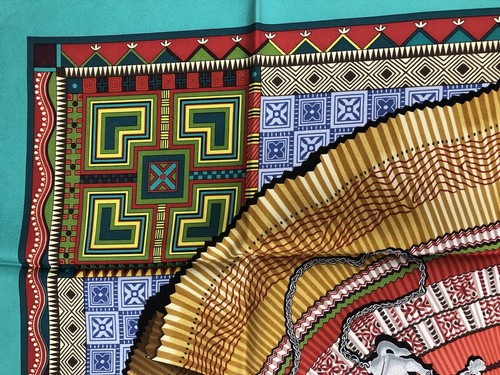Sciarpa Hermes Cent Plis Des Miao Multicolore - Foto 5 di 11