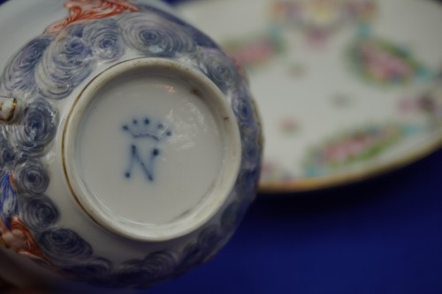 Ginori Doccia Capodimonte Relief Scene Cup & Saucer Set #2 (GE1) - Picture 9 of 15