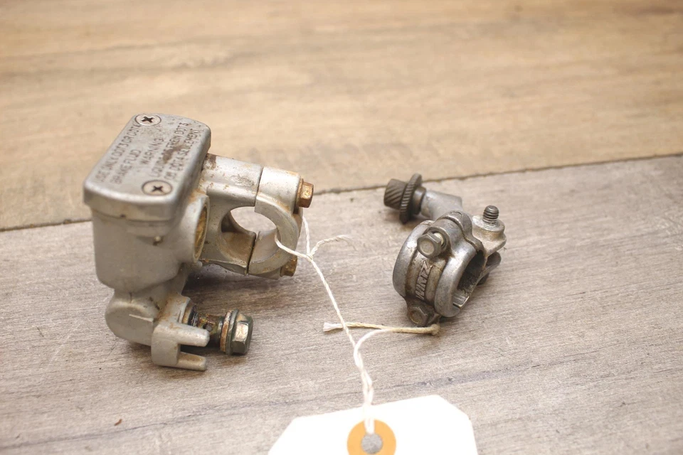 Honda CR250R 1997 cilindro maestro de freno delantero con percha de embrague Foto 3 de 4