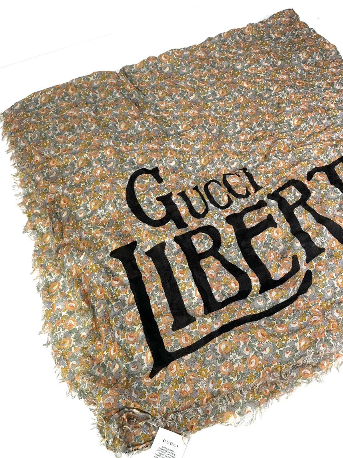 Gucci Foulard en Soie 140 x 140 cm Liberty Flower Collaboration Flora Scarf