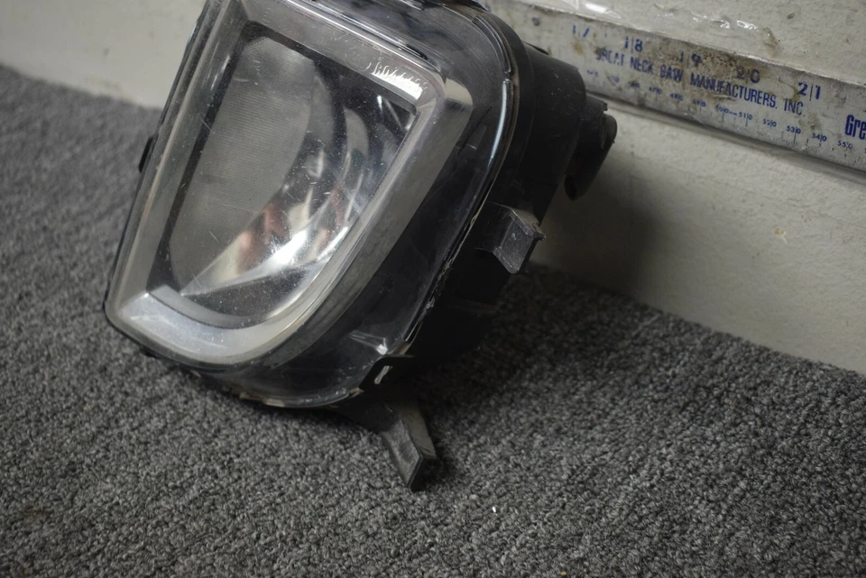 2010-2011 VOLKSWAGEN GOLF ПРОТИВОТУМАННЫЕ ФАРЫ ЛЕВАЯ СТОРОНА ЗАВОДСКОЙ OEM - Изображение 3 из 4