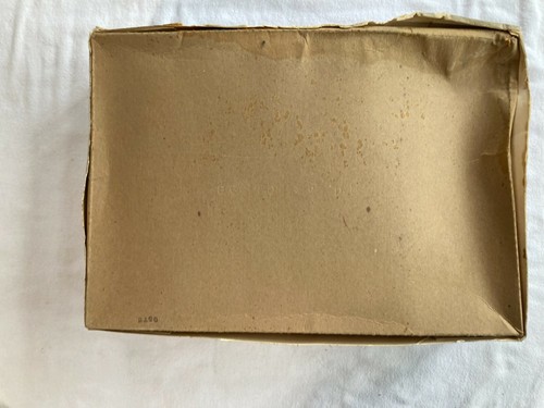 Amt Ertl 6721-11D0 6721 ’57 Ford T-Bird Hardtop Convertible 1:16 Model Kit - Picture 3 of 9