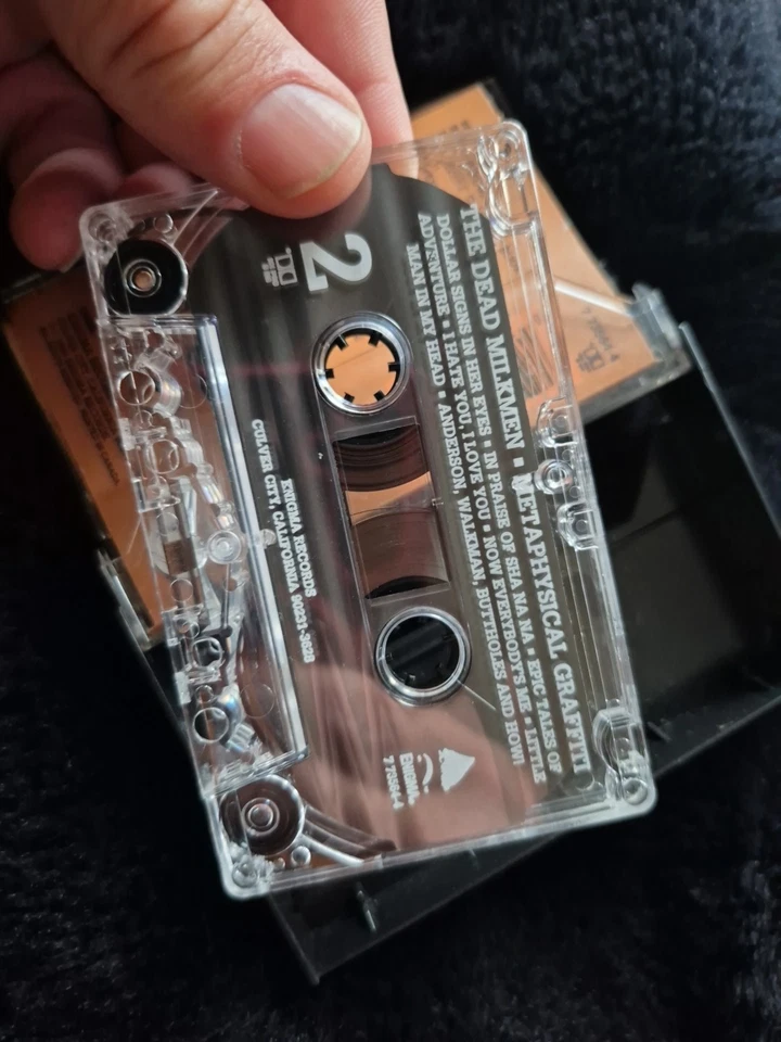 Metaphysical Graffiti by The Dead Milkmen Cassette Tape - 1990 Enigma VINTAGE Foto 4 de 4