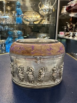 Eine versilberte französische Parfüm Flakon Schatulle mit Samt + Glasdeckel. um 1820