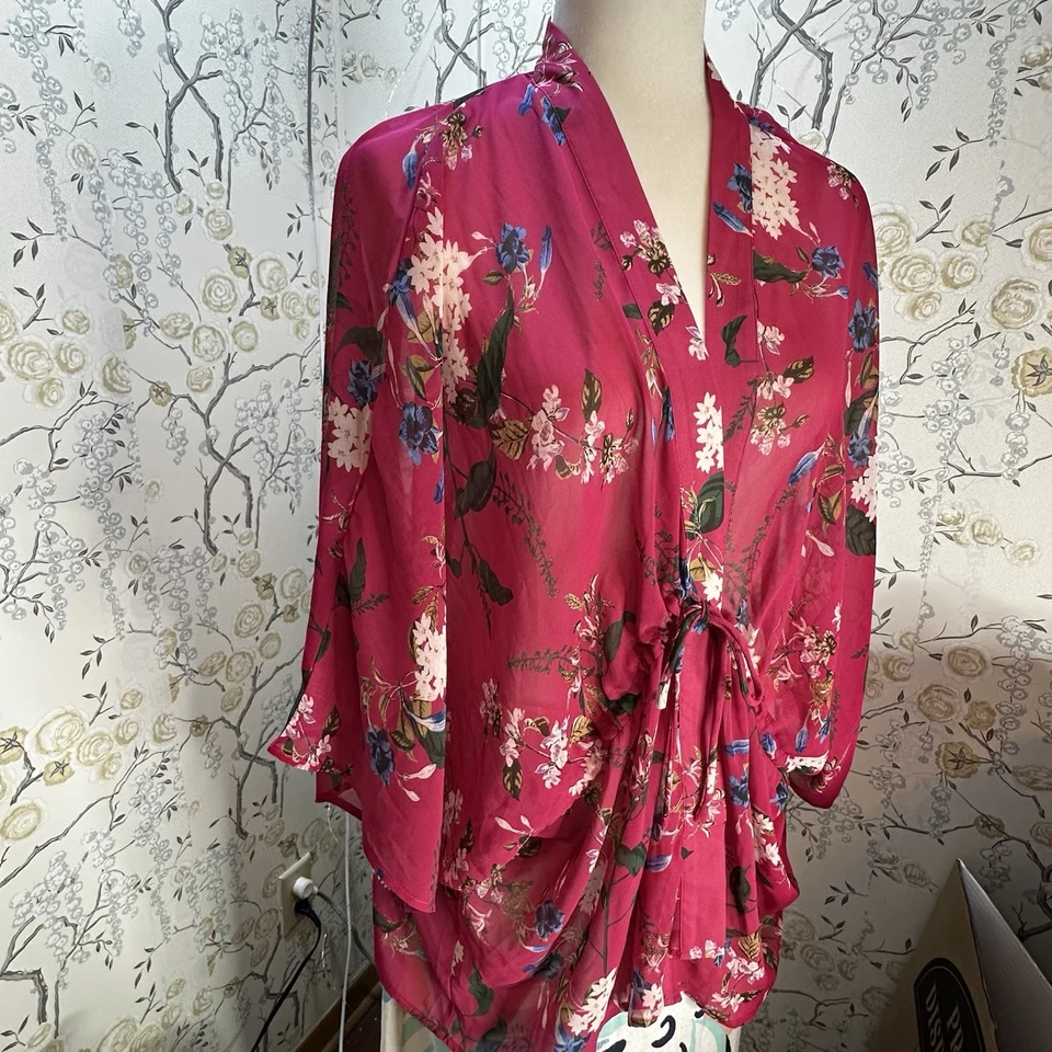 Traje de baño Lucky Brand kimono encubrir floral transparente frontal lazo ala de murciélago rojo Foto 3 de 4
